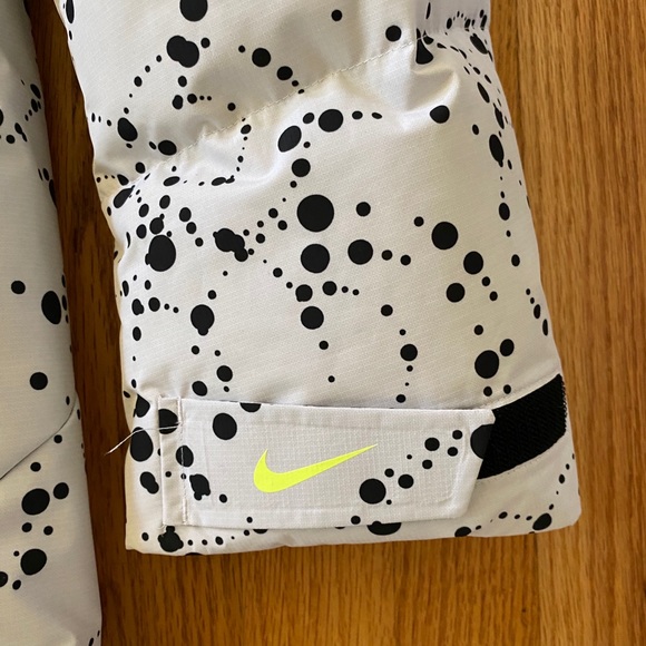 NIKE ACG Down Fill Jacket (Sold Out) - Picture 2 of 5